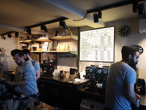 Bob Coffee Lab, l’un de ces lieux de convergences des Bucarestois à la recherche d’un Café de Spécialité.