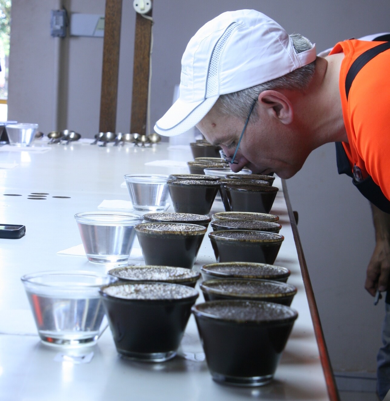 Comment moudre ses grains de café à la maison de la bonne manière   De'Longhi comment moudre les grains de café, combien de temps moudre les  grains de café, quelle est la